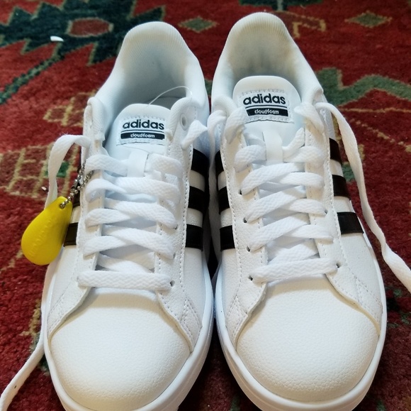 adidas Shoes - Adidas size 7